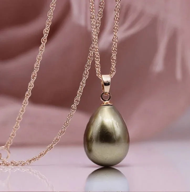 Alina X - Rose Gold Pearl Necklace
