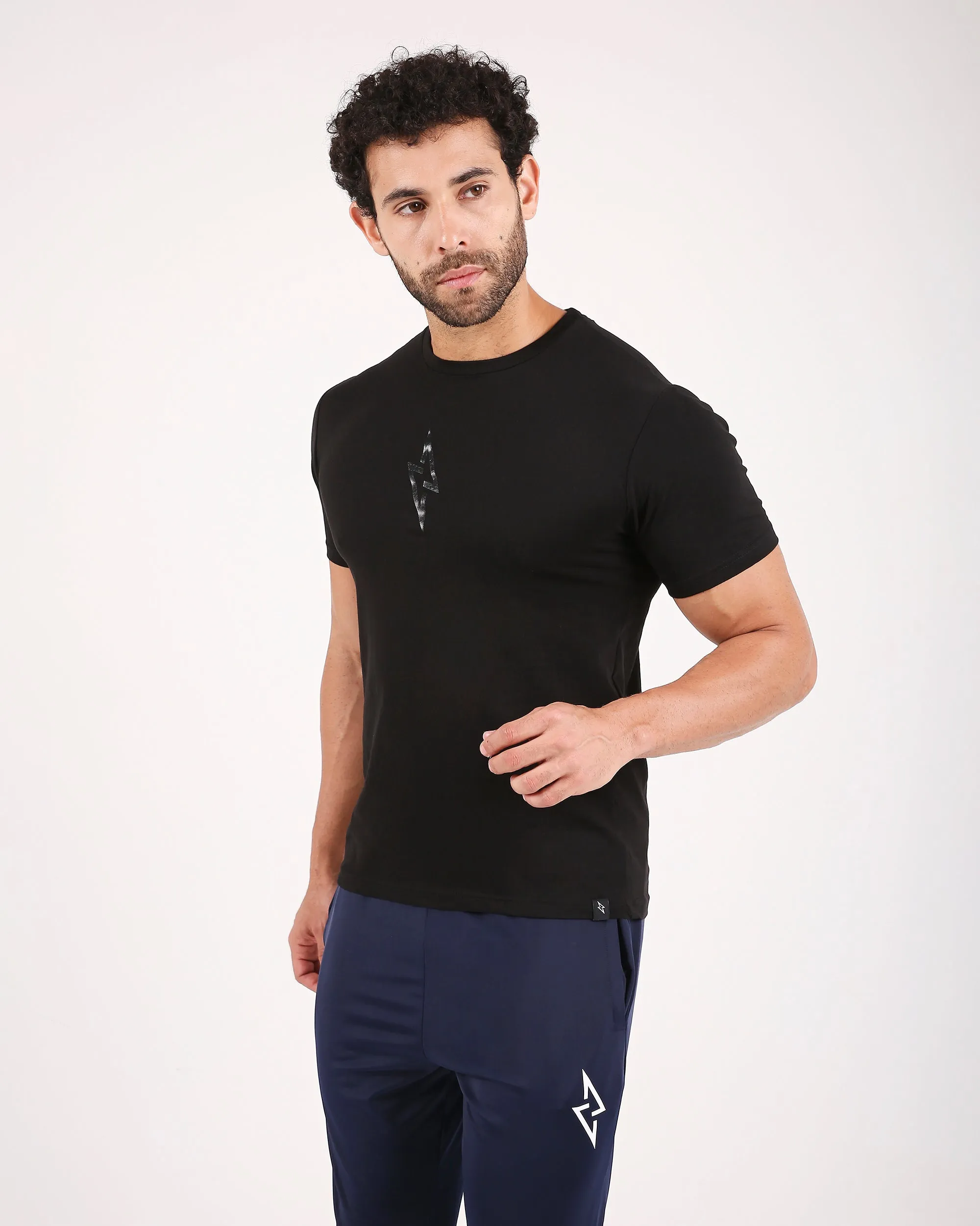 ARRIVAL - BLACK T-SHIRT