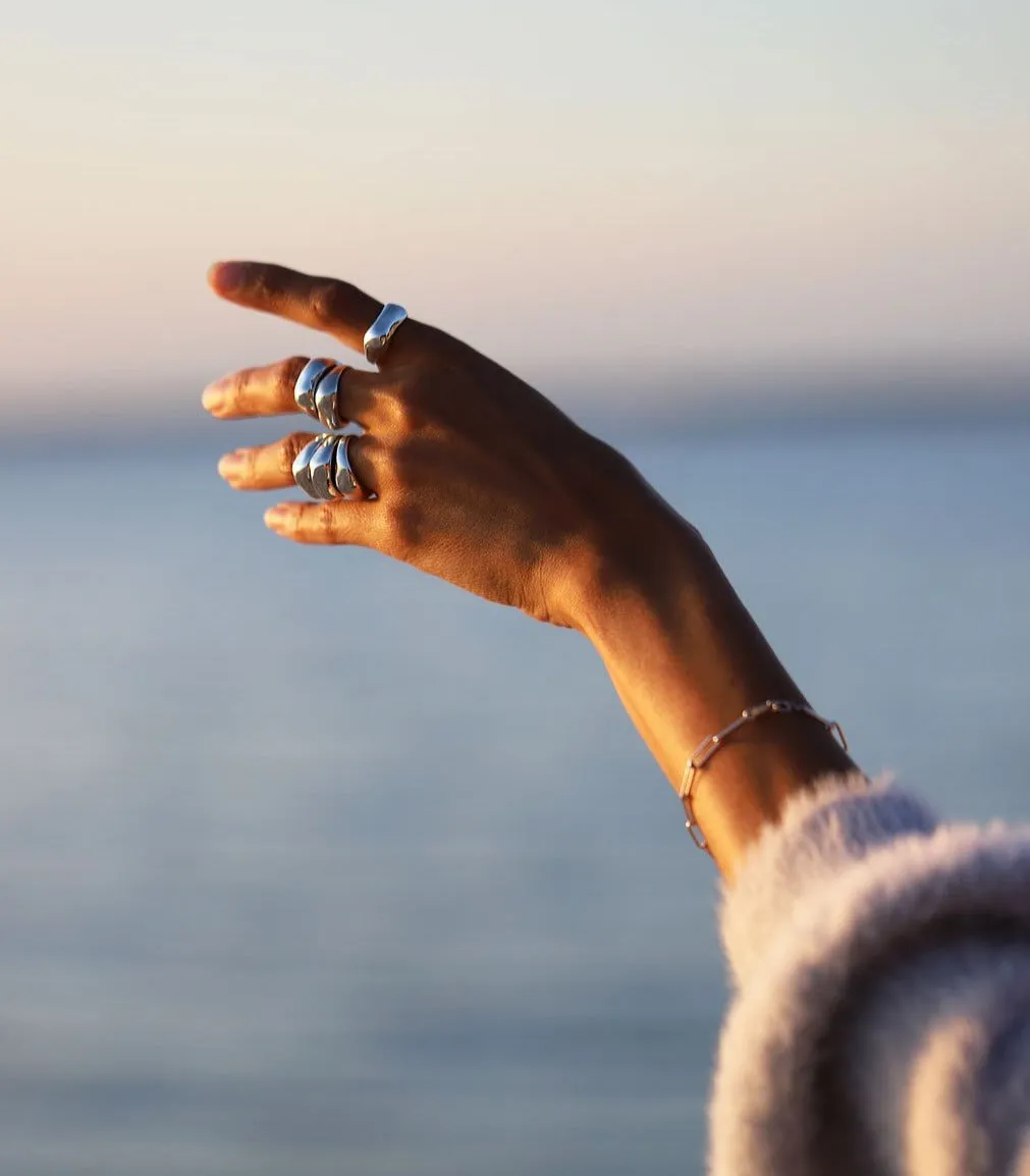 Curve Ring